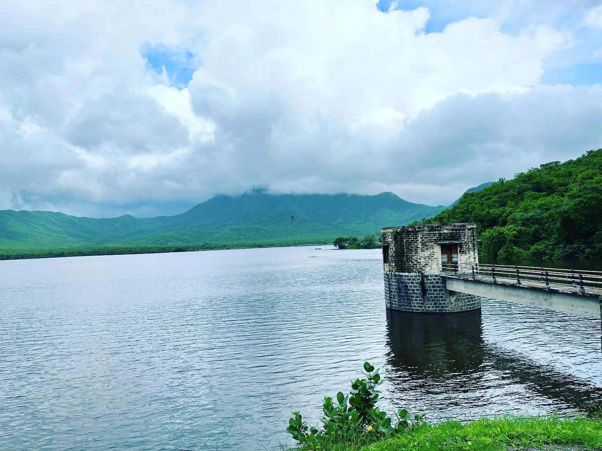 AnilkumarrIAS's tweet photo. Hasnapur dam, Junagadh

#Rain
#beautifuljunagadh https://t.co/xxNYyEvoKh