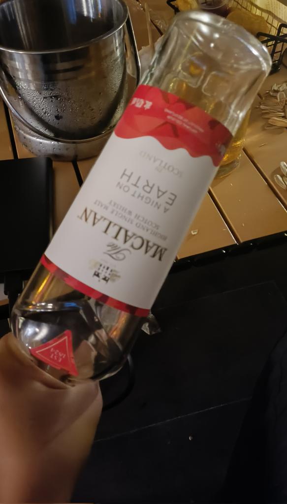 以后不喝酒了！特别是不跟臭男人喝酒（我就性别歧视了！）男人真的是一种可怕的生物，喝酒不要命，，，，，没错，，，，我第一次被人放倒了