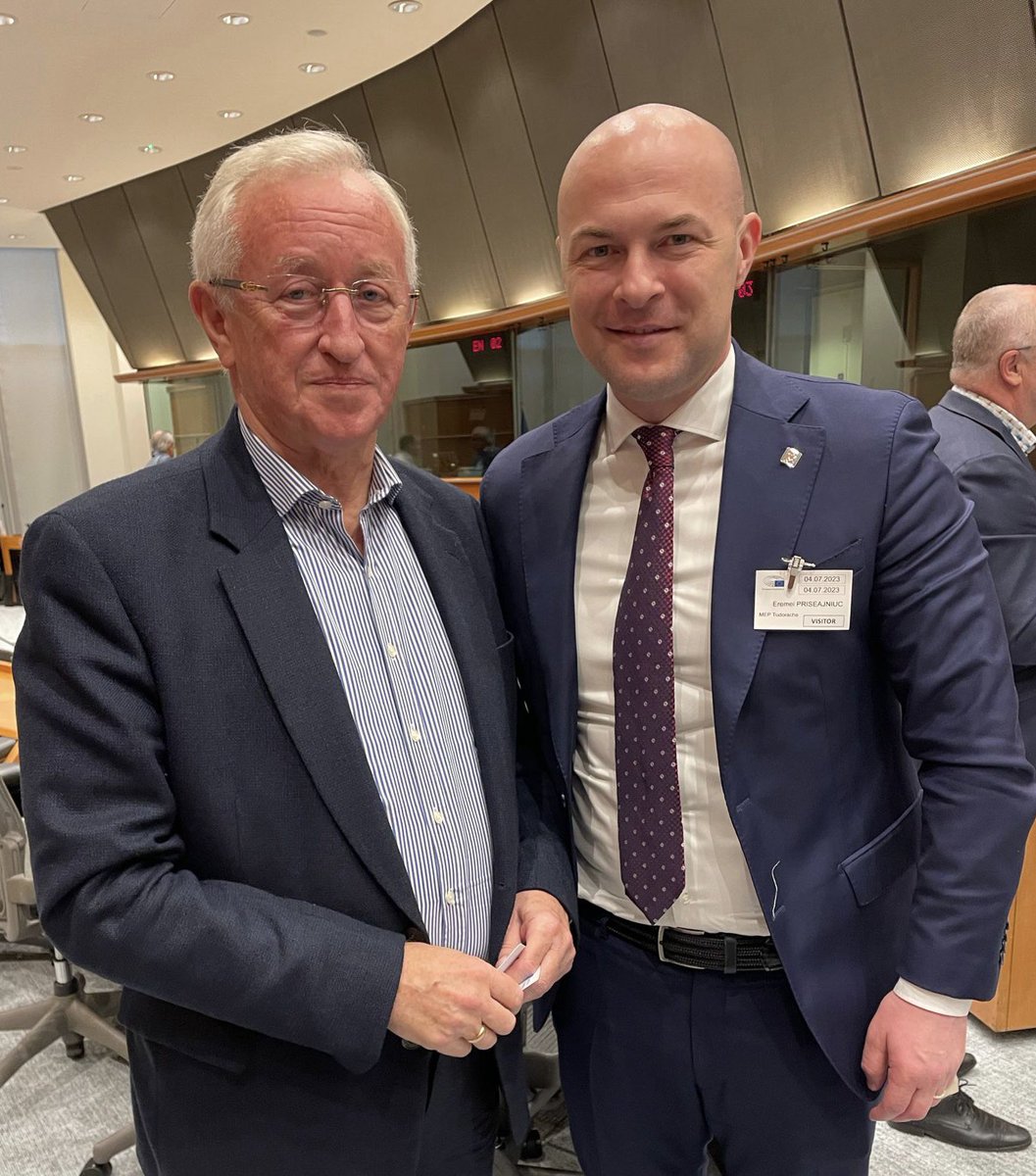 EPriseajniuc's tweet photo. What a great opportunity to meet with our social democrats colleagues, MEPs @BLiberadzki and @juozas_olekas. 
#PSDE_Moldova is part of @PES_PSE and promotes freedom, equality/justice and solidarity. 🇲🇩🇪🇺 https://t.co/eog9LhPp7C
