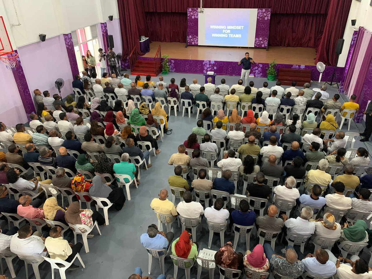 އެމްޑީޕީގެ ރިޔާސީ ކެންޑިޑޭޓު ރައީސް ސޯލިހު އާއި އެކު ނައިބު ރައީސް ފައިސަލް ނަސީމް ވެސް ކެމްޕޭނު ހަރަކާތުގައި 

<a href="/ibusolih/">Ibrahim Mohamed Solih</a> 
<a href="/FaisalNasym/">Faisal Naseem</a> 

#Ibu2023
#MDP2023 
#UfaaveriAmaanRaajje