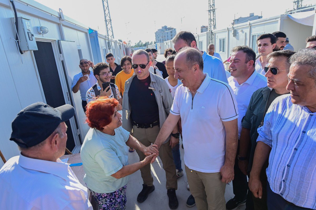 Deprem bölgesinde dört ilimizi ziyaret ettik. Sn. Muharrem İnce’ye gösterilen ilgi ve duyulan güven tamdı. Hiçbir kirli pazarlığa girmeden ayakta duran Memleket Partisi Türk siyasal yaşamının parlayan yıldızıdır. Gelecek günlerde Sn. Muharrem İnce’ye duyulan ihtiyaç daha belirgin