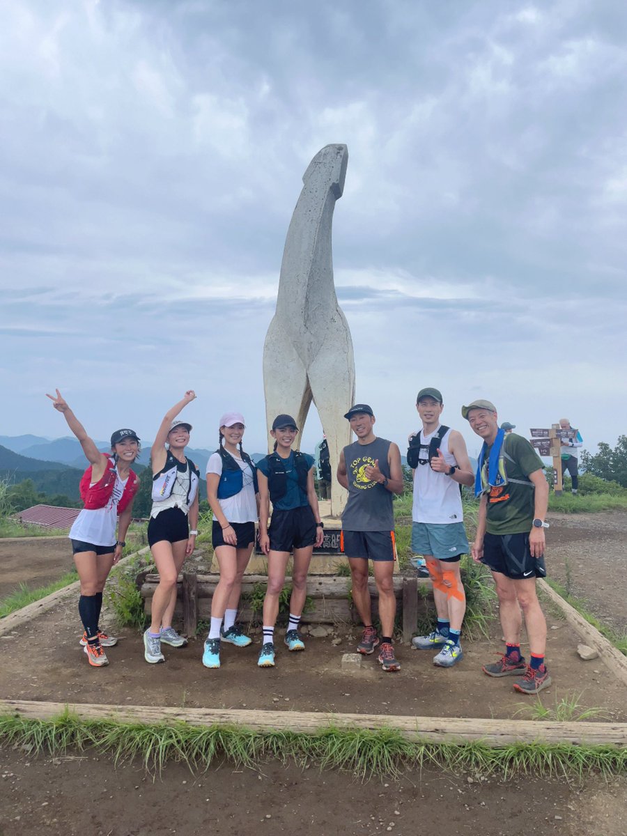 topgearkenken's tweet photo. 毎週のように高尾山へ⛰

今日は走れるメンバーで裏高尾から陣馬山まで走りやすいコース16km

飽きずに涼しくマラソン脚作り

笹などが生い茂っているのでだが弱い方はお気をつけてー https://t.co/biDS95XRWg