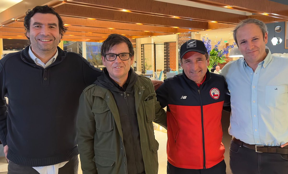 Súper viernes 
Tan solo un momento 
Capítulo 67
<a href="/radiolaclave/">Radio La Clave</a> <a href="/chechoapes/">Sergio Arriagada</a> <a href="/CachitoVigil/">Cachito Vigil</a> <a href="/SheratonSCL/">Sheraton Santiago</a> <a href="/pablougartecc/">Pablo Ugarte</a>