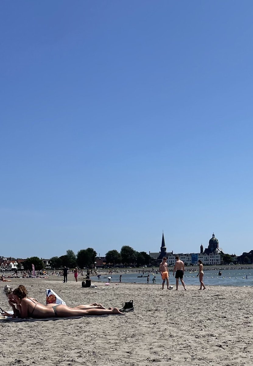 Vrijdag 14 juli 
ONGEZOUTEN 
Expeditie &amp; Talkshow 
op hetnieuwe 
strand van <a href="/hoorn/">Hoorn</a> 🏖️ 
Over dijkversterking en meekoppelkansen #dijkversterking #ijsselmeer #omgevingskwaliteit ongezouten.nu/landing/hoorn/
