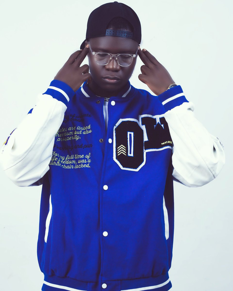 nior_raps's tweet photo. Enigmatic Rapper, Performer and songwriter @b_nai.237 is a Cameroonian artist from the West Region who grew up in the the Northwest region. Performed a single from his upcoming EP .
Check him out on Instagram @b_nai.237 and on YouTube. https://t.co/51jtwyXUaR