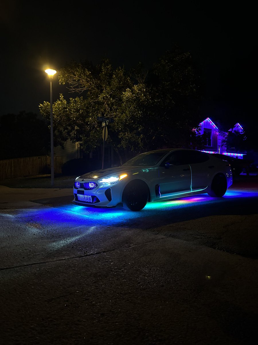 WeedTronix's tweet photo. Slapped out another one today! Pumped out another 15hr day like it’s nothing 😅 what even is sleep..?? 
#soledcustomlighting $soled https://t.co/MonLOV204w