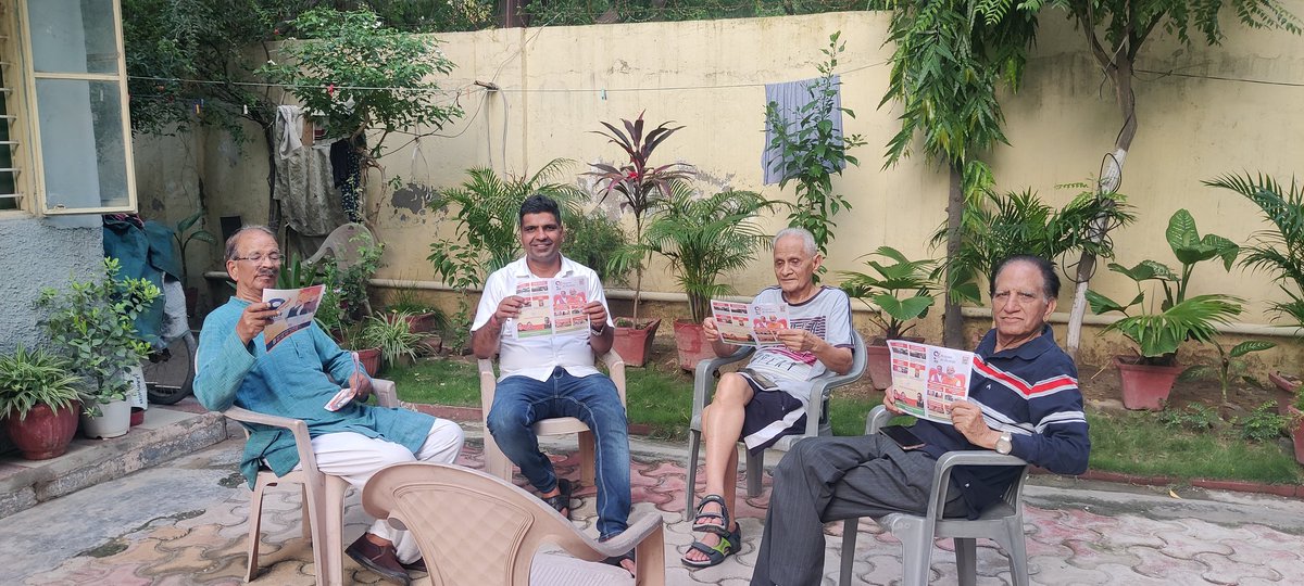 ManjeetBJP_'s tweet photo. @BJP4Delhi अध्यक्ष श्री @Virend_Sachdeva  जी का आह्वान #संपर्क_से_समर्थन घर घर जाकर @narendramodi सरकार की उपलब्धियां के पर्चे बांटे ओर चर्चा हुई @blsanthosh https://t.co/w4uGWKKyBT