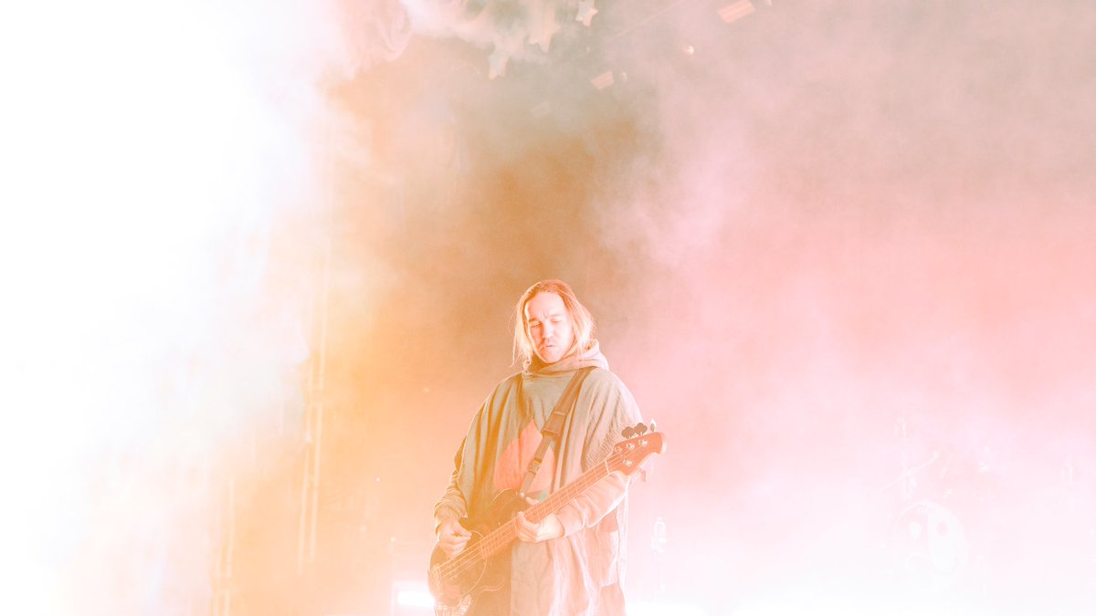 Permanent jet lag please take me back // IG neonicreative