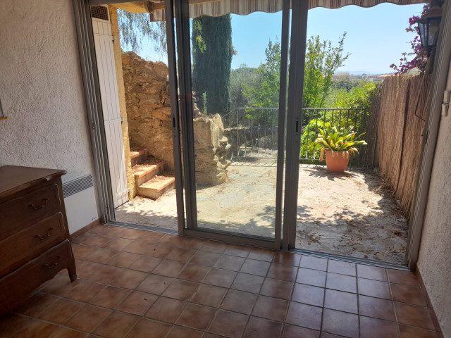 Nouveau: À vendre : Charmante maison divisée en 2 appartements à Borm: pvt.fm/p/8538F3EF0020