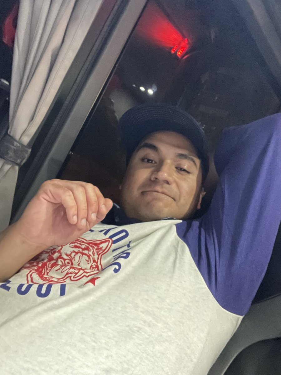 ffejnasty13's tweet photo. Mission success! #AvettBrothers #RedRocks #AdventuresofCaleb #LoveMeForMe #Confidence #Growth #NewYearNewMe #Blessed #MakeItRain @CalebVillanueva https://t.co/QZ5BoHYUa4