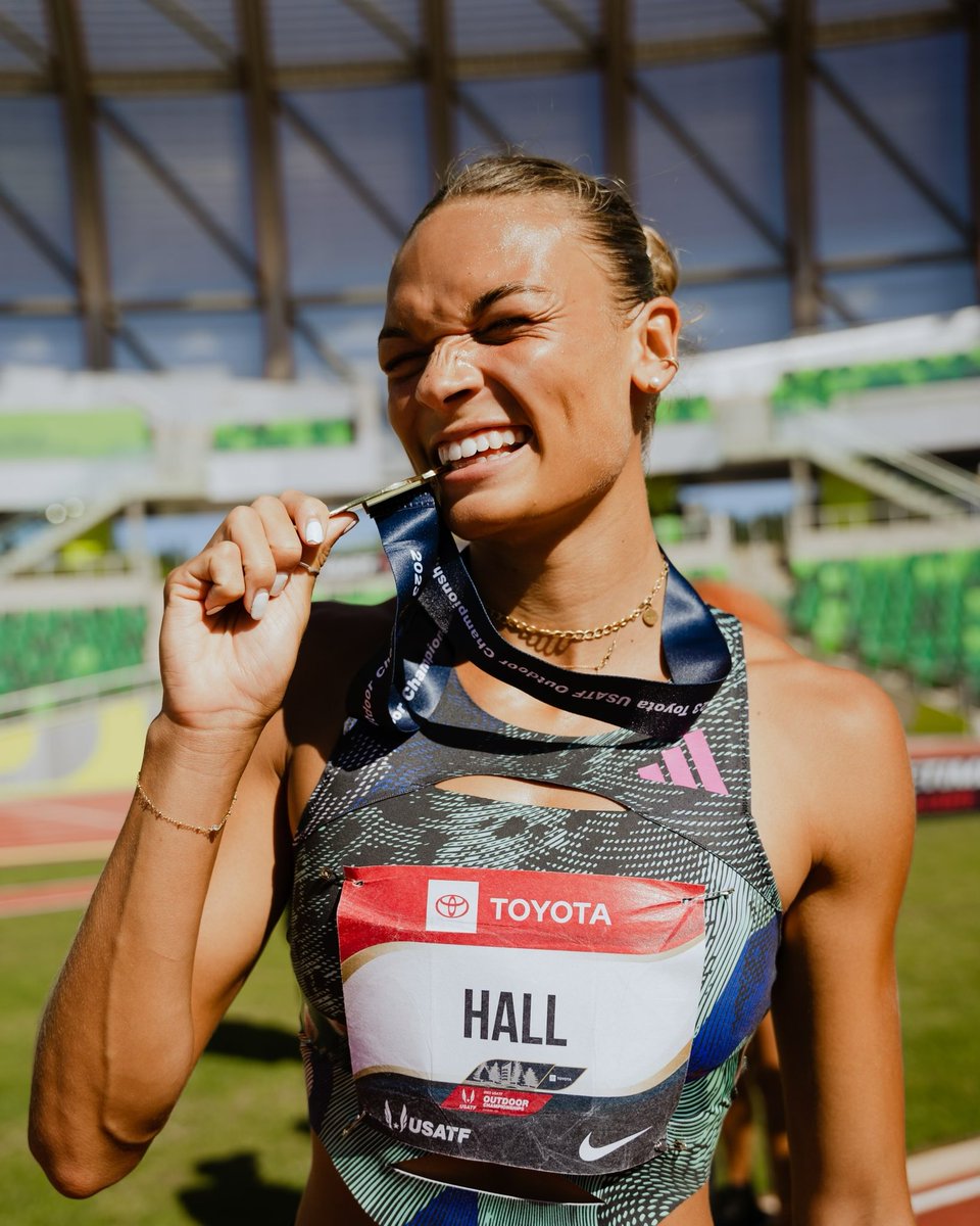 Anna Hall Slayton tweet media