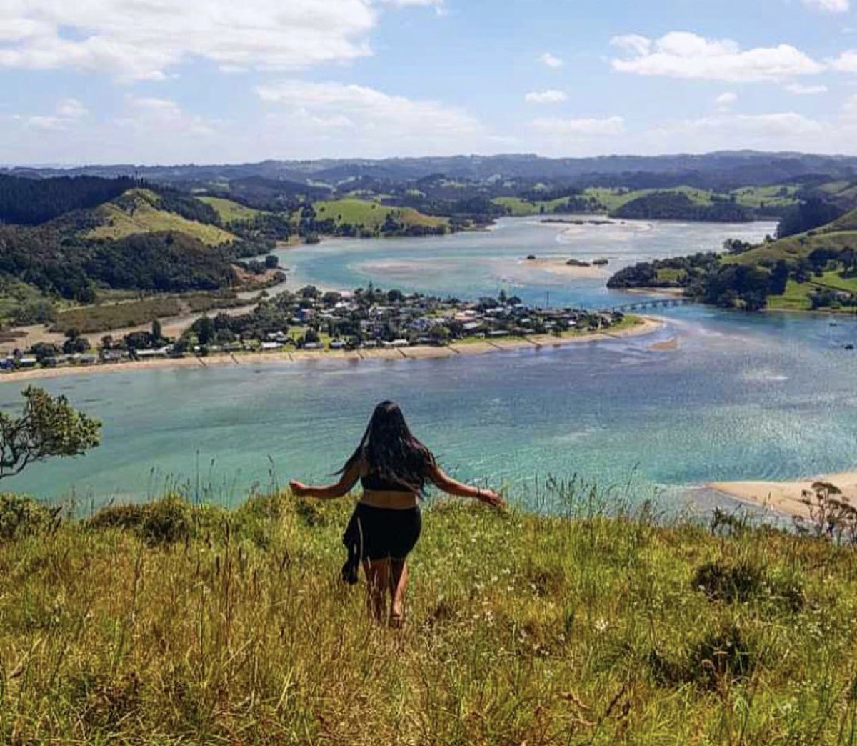 Hi Twitter it’s been a minute x 
Someone asked me yesterday what I like to do outside of the norm… this, this is what I love to do. 
Adventure &amp; let the beauty of nature take my breath away 💓

Ps: my moneys on Elon 💪