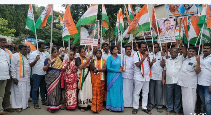 GayaCongress's tweet photo. My leader Shri @RahulGandhi Ji will always be people's leader no matter how much countless times bjp tries to put him down,but every time he will come back stronger.
Yesterday participated in agitation program  held in #Coimbatore.
#RahulGandhiNextPmOfIndia
#RahulGandhiHopeOfIndia