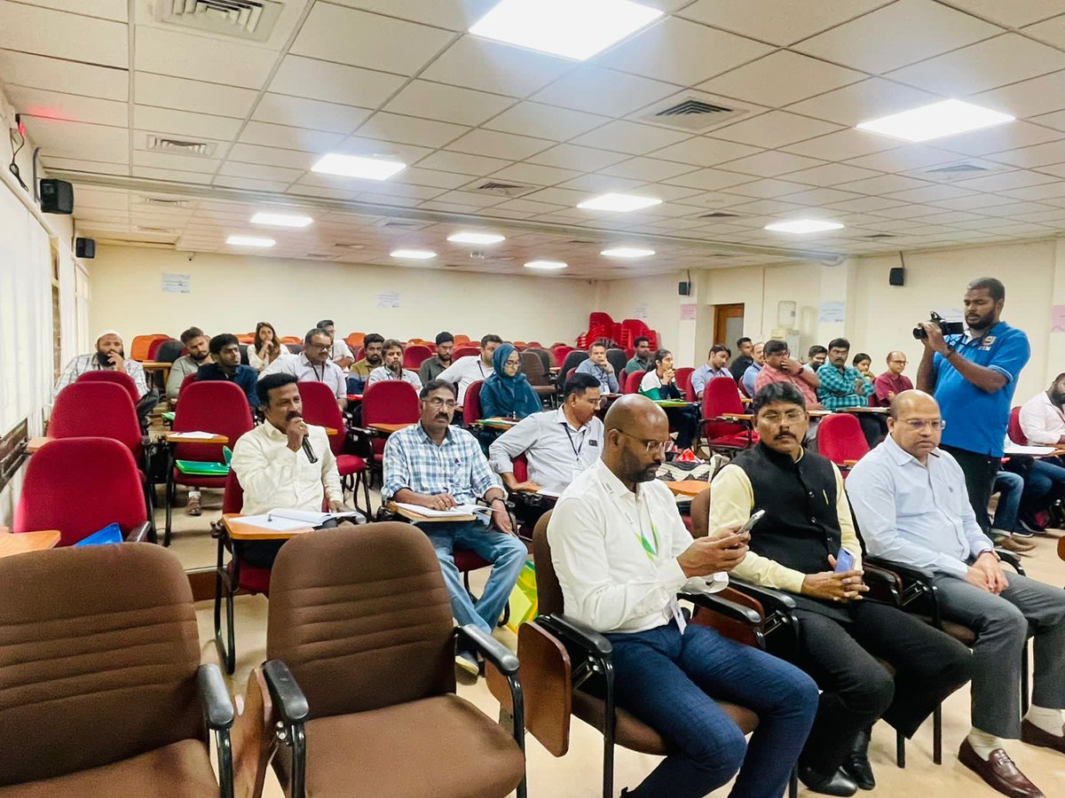 sidbiofficial's tweet photo. Shri S Ramann, CMD, SIDBI addressed the leather #entrepreneurs at the 2 day program on “INDUSTRIAL ENGINEERING TRAINING” organized under SIDBI #MSME #Cluster Intervention Program for Leather Footwear and Product Manufacturing Units by Department of Management Studies, IIT MADRAS. https://t.co/zmkTIKqm9B
