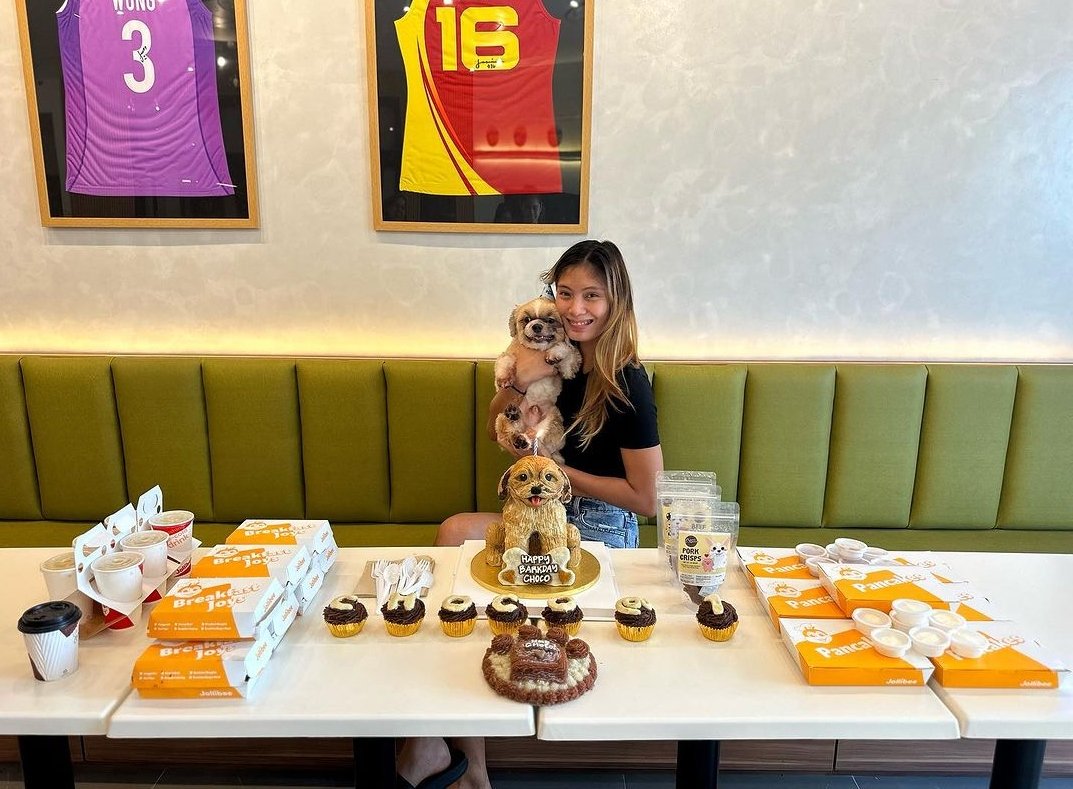 IvylityOfficial's tweet photo. Happy Barkday choco! ππ
#weloveivylacsina
#solidfamily https://t.co/lxkYV7xpnw
