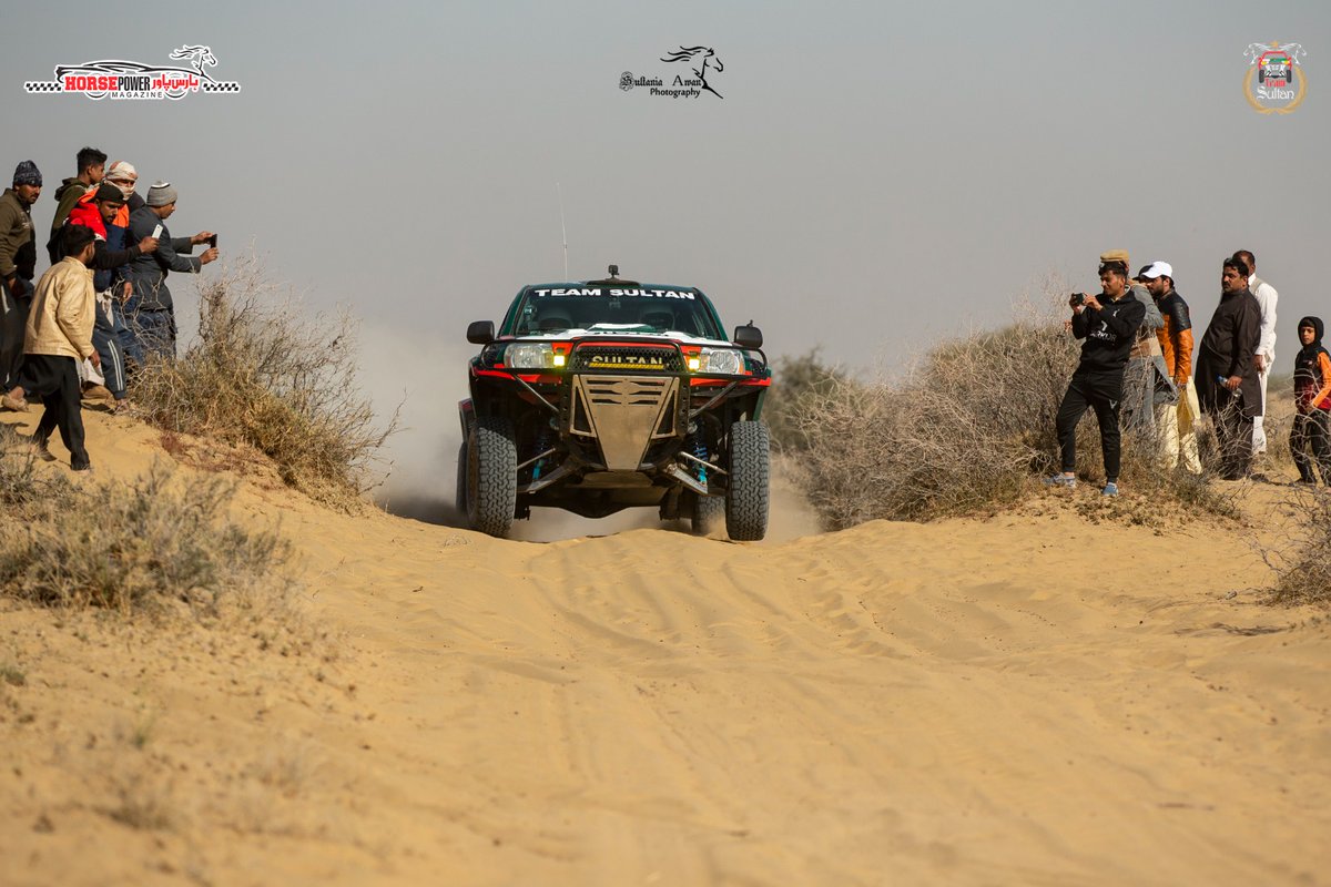 TeamSultan111's tweet image. چولستان500 ریلی ٹریک پر صاحبزادہ سلطان کے ٹکومہ کی فلائیٹ پر فنیز دیدنی خوشی

#SahibzadaSultan #TeamSultan #CJR #Cholistan #OffroadRally2023 #Cholistan500 #CJR2023 #Rally2023 #Pakistan #motorsports #racing #Flight #Night #Racing #Fans #Thrill #Chill #Suspense #Day #beauty #Lahore