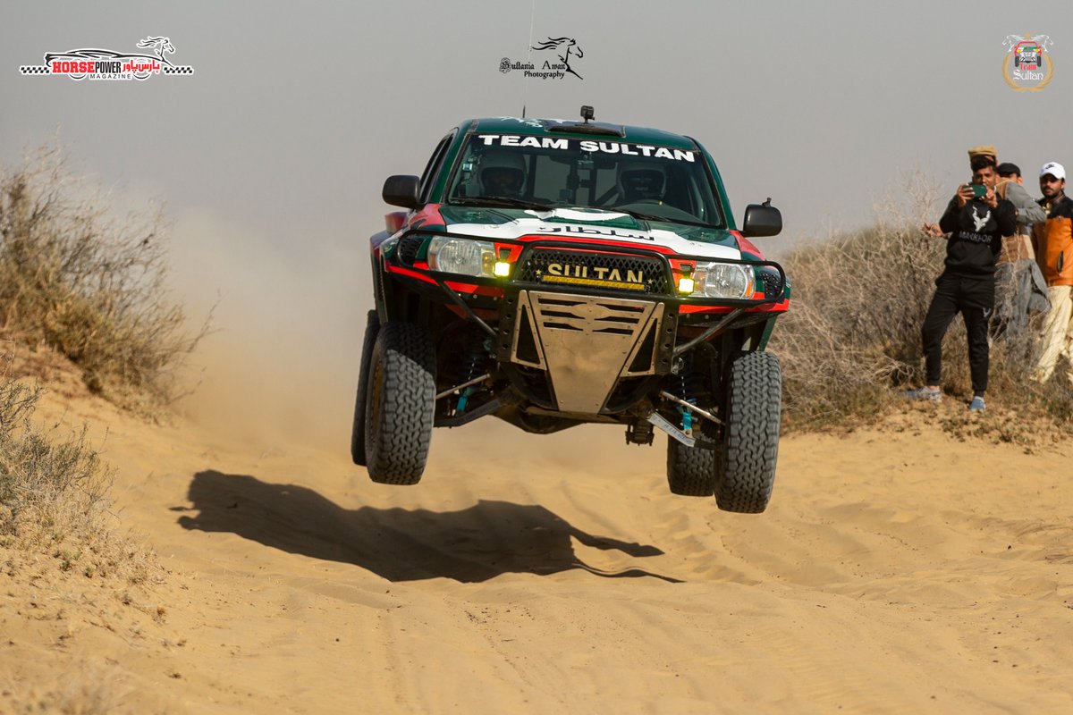 TeamSultan111's tweet image. چولستان500 ریلی ٹریک پر صاحبزادہ سلطان کے ٹکومہ کی فلائیٹ پر فنیز دیدنی خوشی

#SahibzadaSultan #TeamSultan #CJR #Cholistan #OffroadRally2023 #Cholistan500 #CJR2023 #Rally2023 #Pakistan #motorsports #racing #Flight #Night #Racing #Fans #Thrill #Chill #Suspense #Day #beauty #Lahore