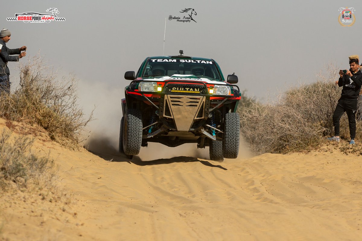 TeamSultan111's tweet image. چولستان500 ریلی ٹریک پر صاحبزادہ سلطان کے ٹکومہ کی فلائیٹ پر فنیز دیدنی خوشی

#SahibzadaSultan #TeamSultan #CJR #Cholistan #OffroadRally2023 #Cholistan500 #CJR2023 #Rally2023 #Pakistan #motorsports #racing #Flight #Night #Racing #Fans #Thrill #Chill #Suspense #Day #beauty #Lahore