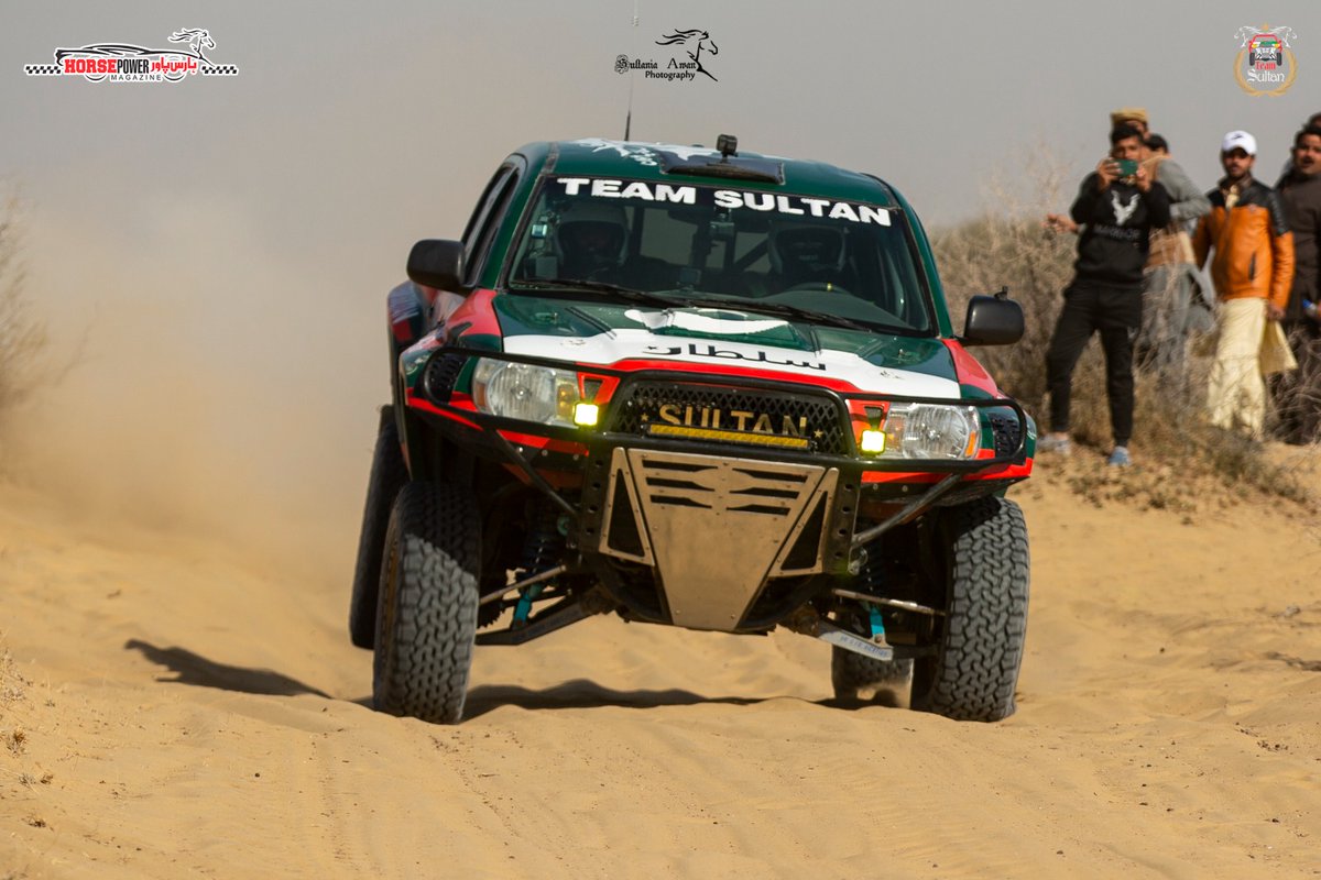 TeamSultan111's tweet image. چولستان500 ریلی ٹریک پر صاحبزادہ سلطان کے ٹکومہ کی فلائیٹ پر فنیز دیدنی خوشی

#SahibzadaSultan #TeamSultan #CJR #Cholistan #OffroadRally2023 #Cholistan500 #CJR2023 #Rally2023 #Pakistan #motorsports #racing #Flight #Night #Racing #Fans #Thrill #Chill #Suspense #Day #beauty #Lahore