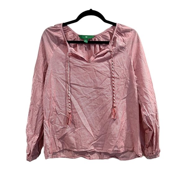 tfausey's tweet photo. So good I had to share! Check out all the items I'm loving on @Poshmarkapp from @Kittenfix_21 #poshmark #fashion #style #shopmycloset #ccm #dip #valentino: https://t.co/gBWcB10iHz https://t.co/2WcDR9ryP5