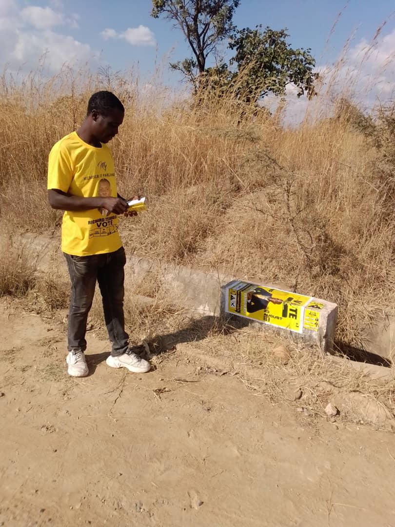NortonCon2023's tweet photo. Hello Norton, this is your Ward 14 Councillor Patrick Pawandiwa .The message is clear:
#VotePresident Nelson Chamisa
#VoteRichardTsvangirayi MP
#VotePartrick Pawandiwa Ward 14 Councillor
#VoteCCC https://t.co/URgfQdUUOk