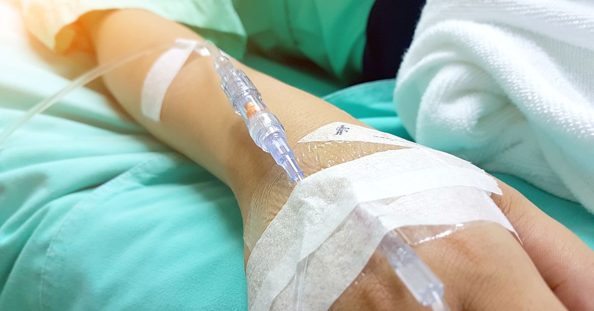 DailyMirror's tweet photo. Cancer patient dies after UK company gives them 'unlicensed' chemotherapy drug https://t.co/IlmziCe9OV https://t.co/Bt7IaJwarR