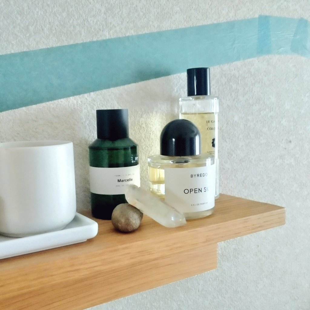 hisun0912's tweet photo. 夏のお気に入り。
ボトルもうちゅくちぃ。
#BYREDO
#LEGALION
#MARIEJEANNE https://t.co/D0HGf25hf0