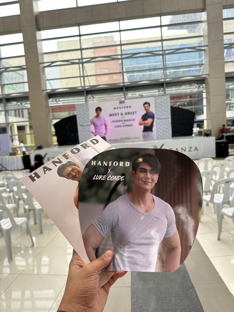 michaelcarbon's tweet photo. Here at the Meet and Greet Event with Hanford Ambassadors - JOSEPH MARCO and LUKE CONDE here at the Veranza Mall Activity Center brought to you by KCC Department Store. Show starts at 2PM. Kitakits mga Viii!
#MCFeatures #MichaelCarbon #KCCDepartmentStore #MoreChoices #Hanford https://t.co/LJG2wJF4Kd