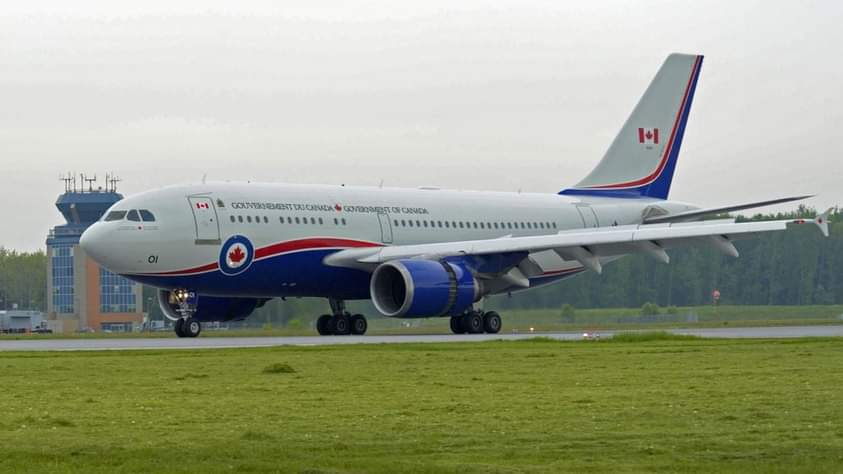 AirrecC's tweet image. No more than a suitably modified military CC-150 Polaris transport, like many other nations, the Canadian Government had chosen to replace the original grey scheme on its Airbus A310-300 RCAF 01 in a new high-visibility livery.
#airbusa310300 #airbuscc150 #cc150polaris