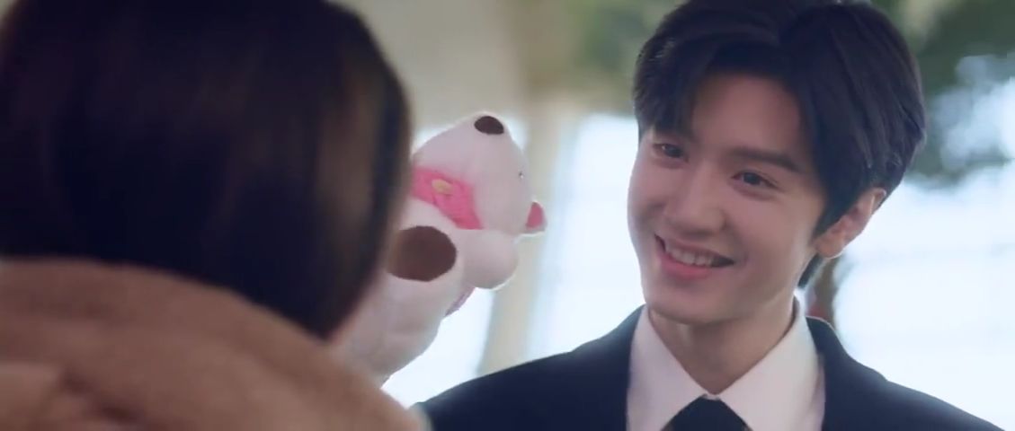 1023film's tweet photo. crying my eyes out at sang zhi’s first heart break T___T
zhao lusi expressed a teenager getting her heart broken for the first time so well🫂
#HiddenLove https://t.co/1VXrL1RJOr