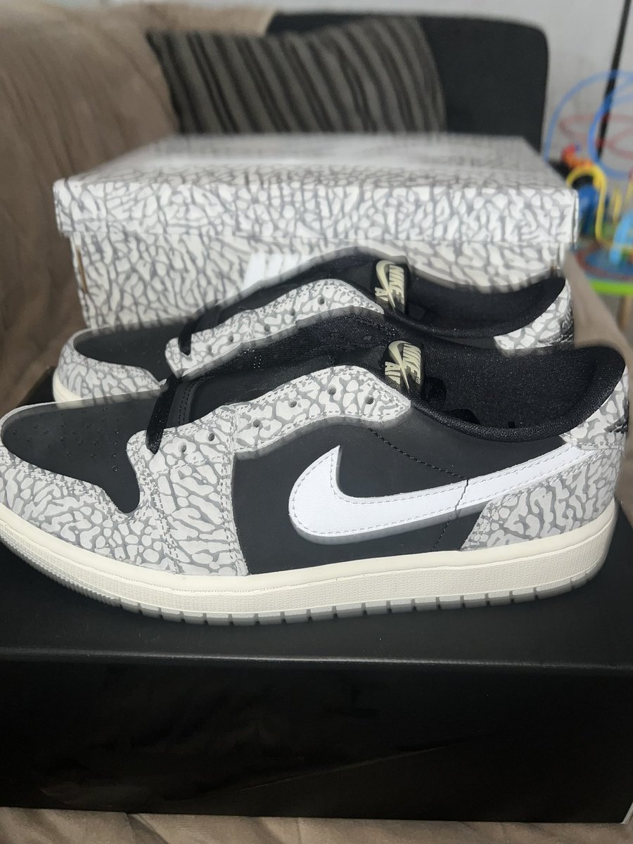 Seckbach's tweet photo. Thank you @totallyinshane if youβre looking for shoes check out
https://t.co/MpQHWQwjuH
#nikeboxing https://t.co/MzedizrDzU