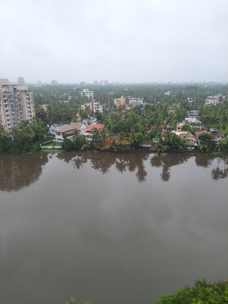 ArushiHarshal's tweet photo. @jasonrowphoto Fresh from the morning #Kerala #Tripunithura #Backwaters #mornings #skypeople #vagabondlife #godsowncountry https://t.co/RQJ6FtvTY7