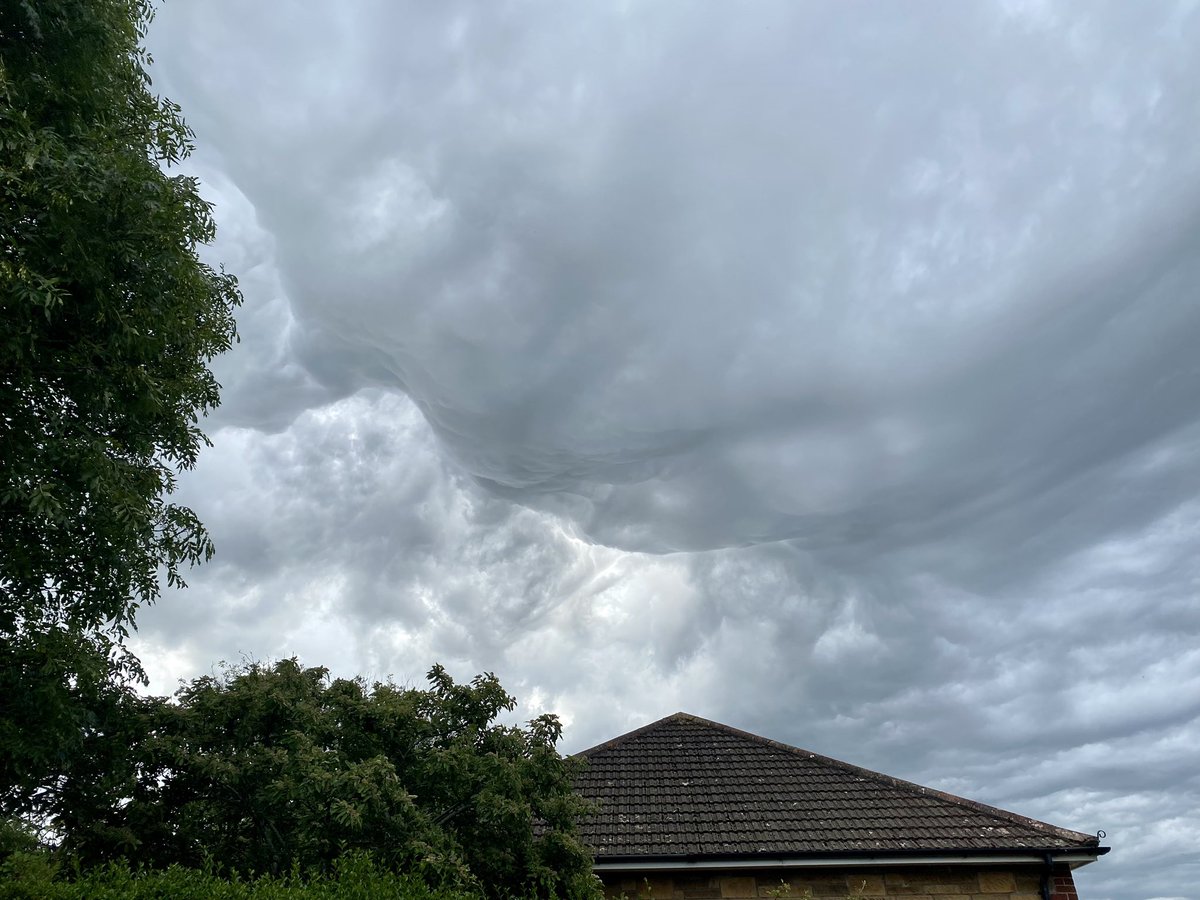 Zakitina_Lily's tweet image. Even a cloudy day can be beautiful on the #isleofwight @VisitIOW @jaymarno9 #cloud #stormcloud #storm