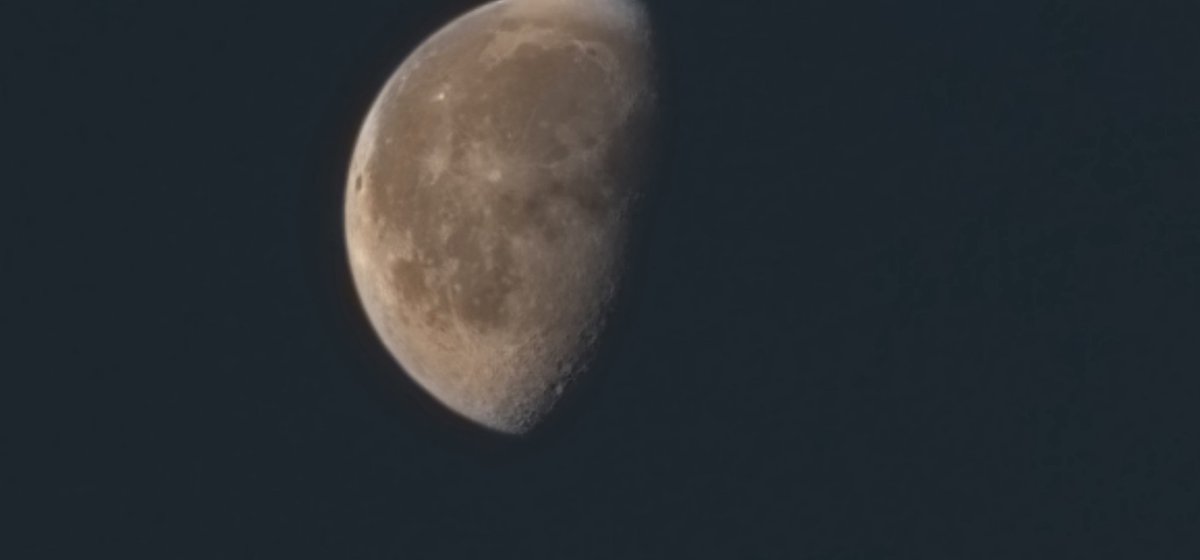 MarxWasACon's tweet image. #MITAM
SAMSUNG phone camera.