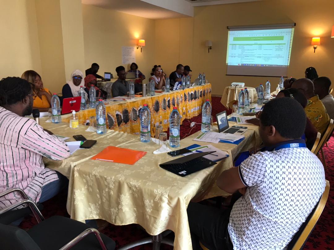 CameroonCorps's tweet photo. @CameroonArmy a participé hier à l'atelier d'évaluation de la contribution de la société civile paludisme au processus d'élaboration de la demande de financement soumise au @GlobalFund. 
@ALMA_2030 @CS4MEglobal @MinsanteCMR @MalariaArmy @DrManaouda @CamerounPnlp @endmalaria https://t.co/6QVyGw8Sj5