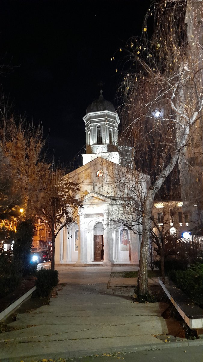 PatFurstenberg's tweet photo. White Church Parish, #Bucharest 

#SteepleSaturday #nightphoto #travelphotography #Im4Ro #architecture   #photography #photooftheday #flaneuse #walking https://t.co/ITAsKkrcIZ