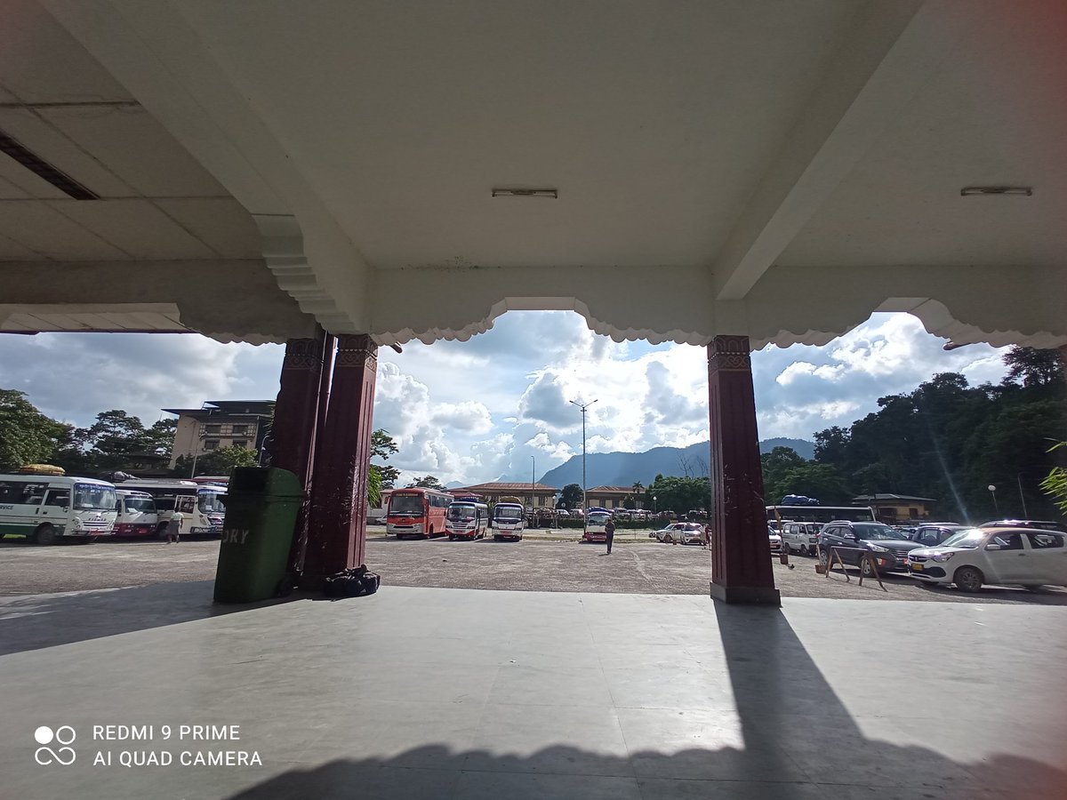 its_choden's tweet photo. Bus station 🫶 https://t.co/5BIpaZ1NvM
