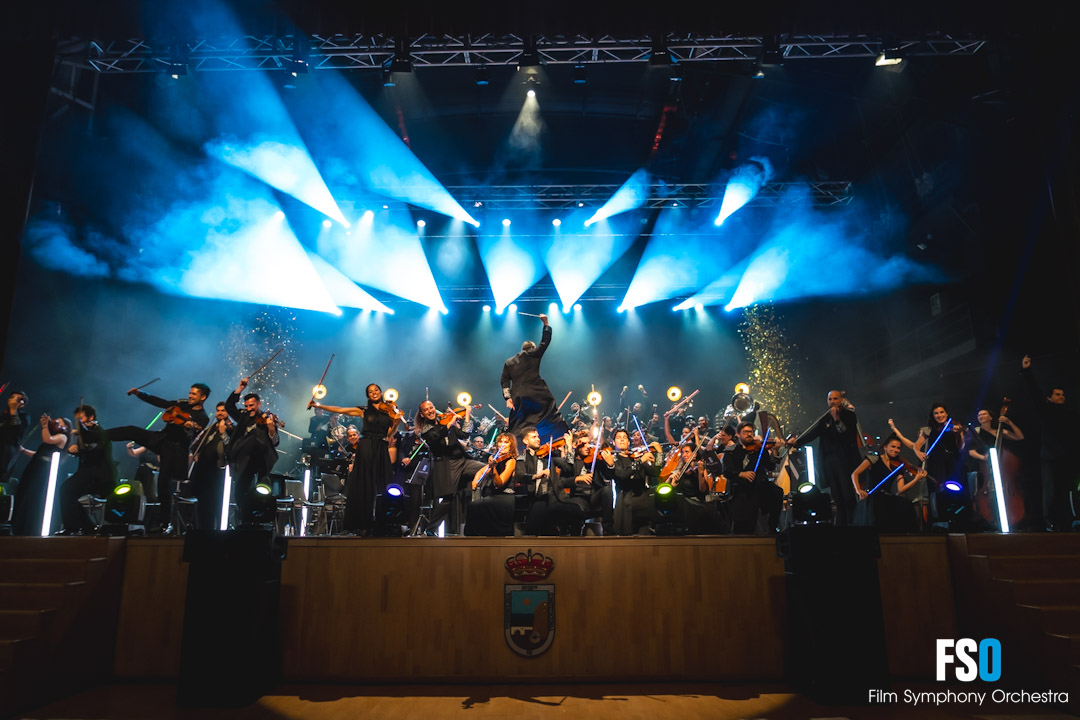 FilmSymphony's tweet photo. ✨ Un fin de fiesta perfecto, en el que pusimos el broche de oro a nuestra gira #FSOKrypton, el homenaje a los superhéroes 🦸 de las películas. 💙
Kryptonianos, ahora os esperamos en el nuevo y desgarrador espectáculo HENKO ❤️🔥
🙌 https://t.co/dYyyDf2Slw
#FilmSymphony https://t.co/D0j4rGgdmP