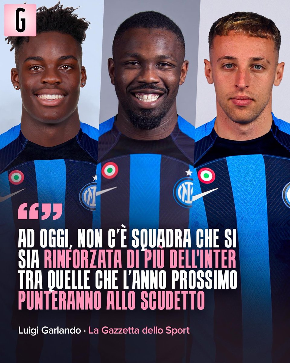 DiaVoltaire's tweet photo. Come ormai da oltre 30 anni, lo scudetto sotto l'ombrellone non glielo leva nessuno https://t.co/5LvoQuLuA9