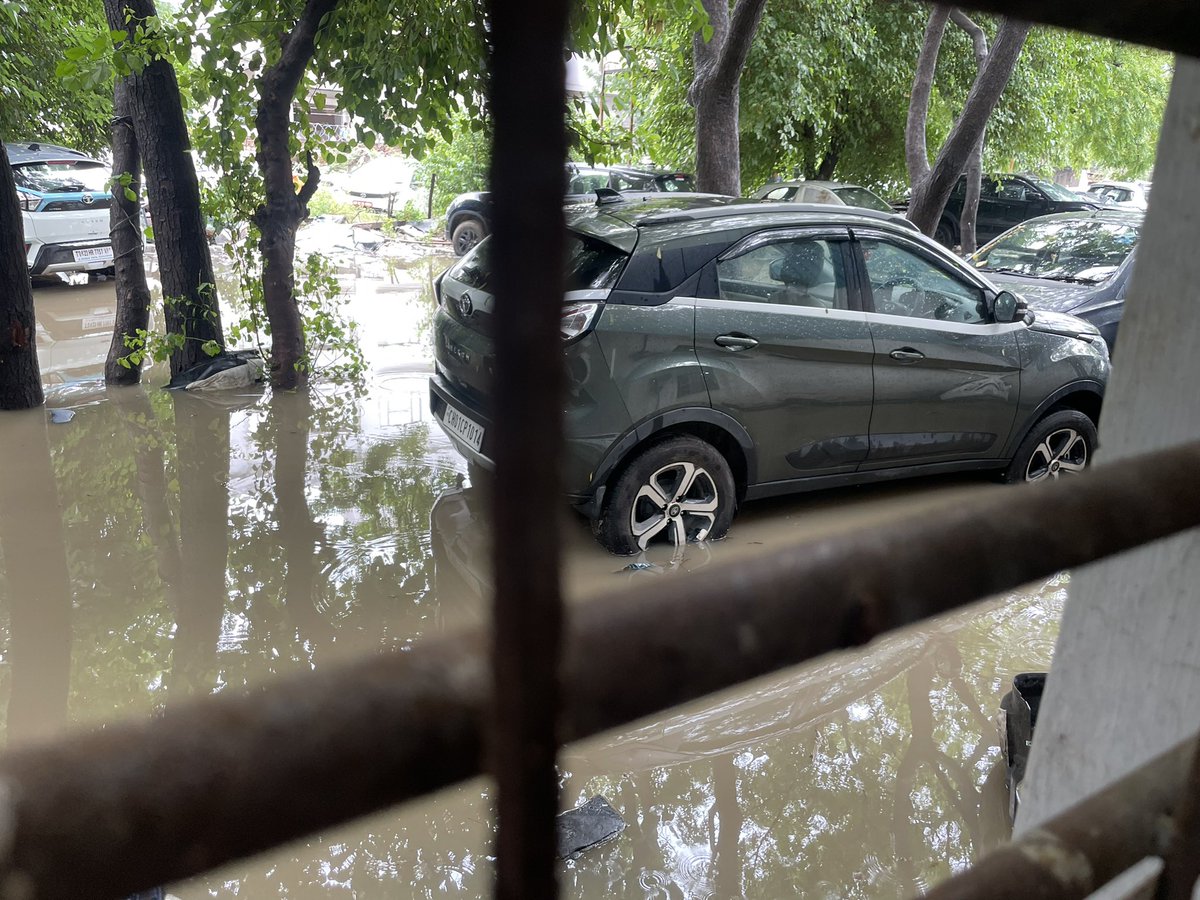 tarif619's tweet photo. @RNTata2000 @TataMotors @TataCompanies sir breaks my heart to say that the state of my 2 mths old car after repair at Zedex Tata Gurgaon is pathetic. Im being purposely being harassed by Zedex TATA from 35 days. https://t.co/d9UE1dJQnq