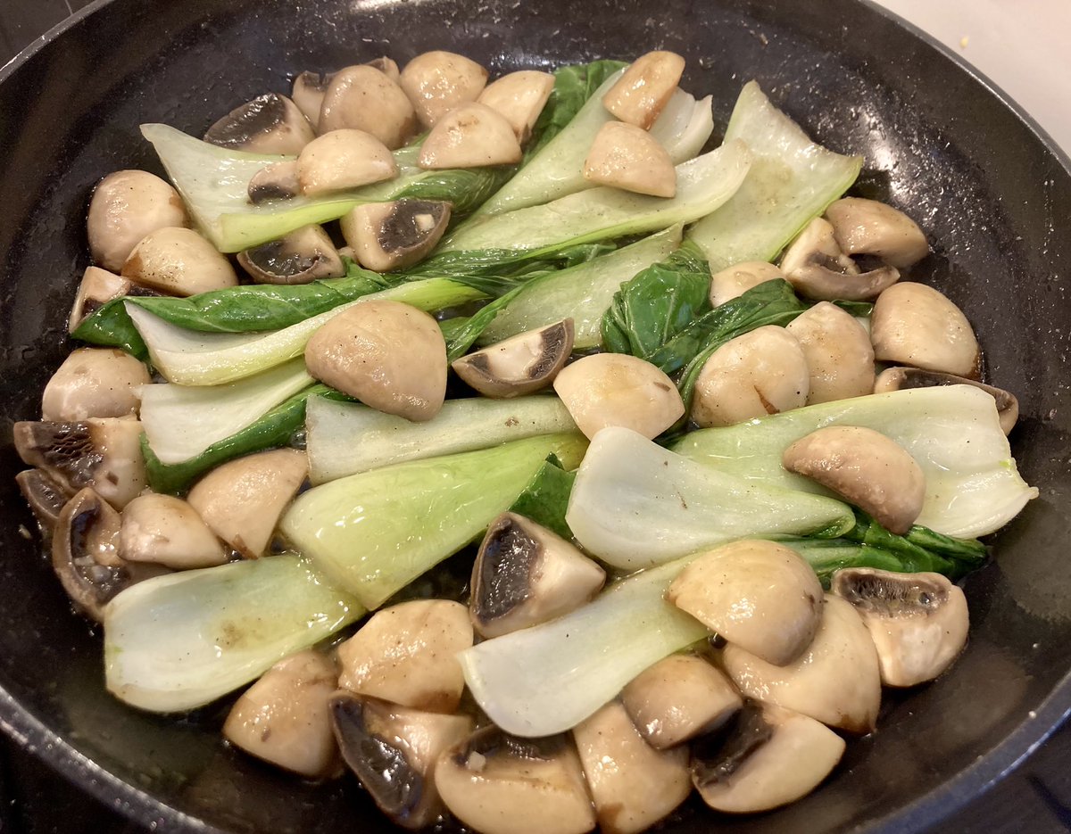 KrisBlackRose's tweet photo. @KristenJakobitz I use #bokchoi practically all the time in my veg dishes, thanks Kristen for the #nutritionvalue reminder! https://t.co/wfGopcISVl