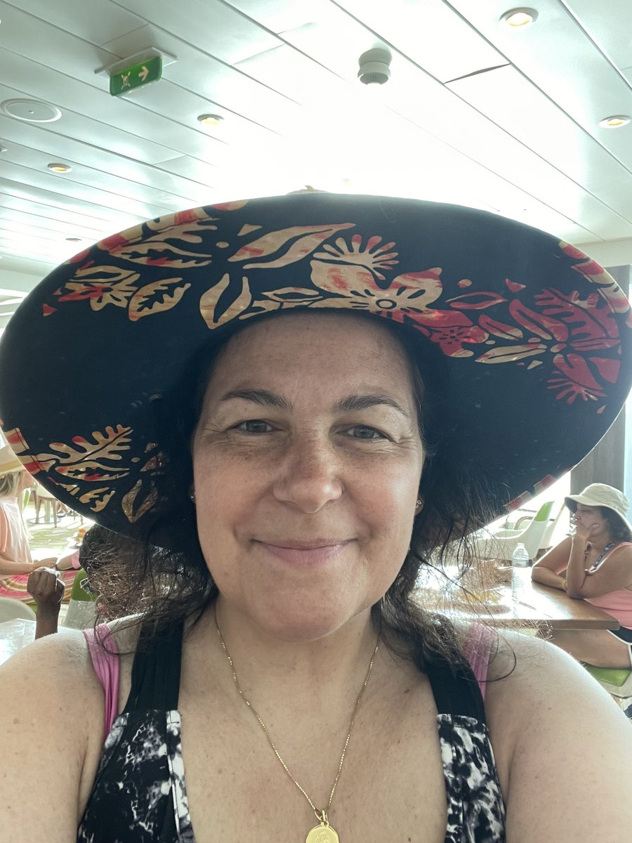 FitzhughSabrina's tweet image. I've found @nplace1 's hat 😉
#bahamahatgame #impactretreat