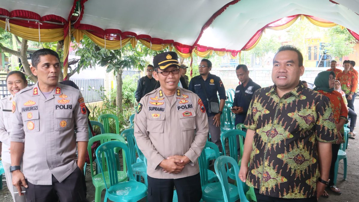 Forkopimda melaksanakan cek lokasi pelaksanaan Pilkades 

instagram.com/p/CubNHV7LETR/…