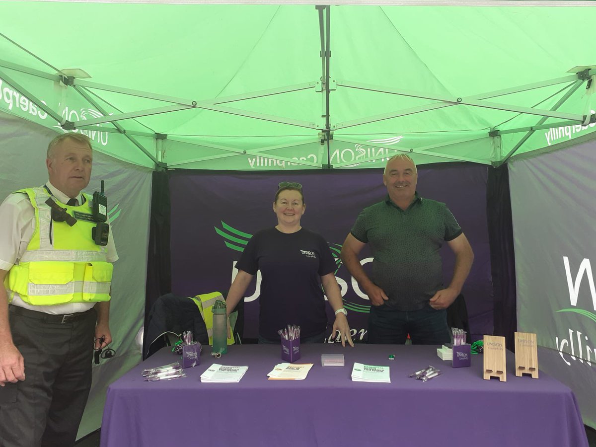 Community Safety Wardens are at Blackwood Beach Party today, carrying out foot patrols and chatting to local residents #ASBAwarenessWeek #SayHiIfYouSeeUs #BlackwoodBeachParty