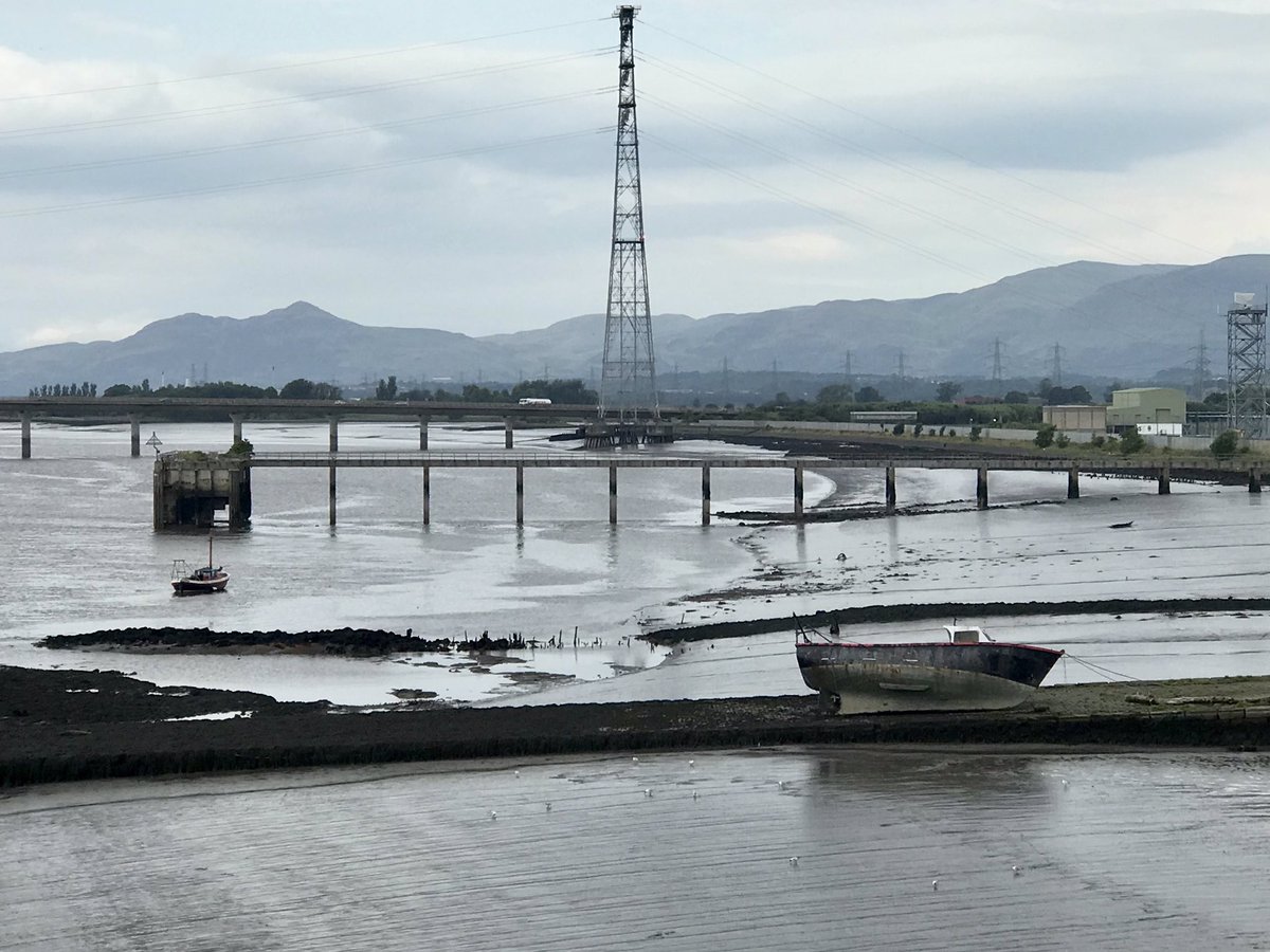 Spectacular low tide at #Kincardine this morning exposing the fishing bank where cruive traps were placed to catch salmon on an ebbing tide
#maritimeheritage #coastalwalking #industrialarchaeology #explore