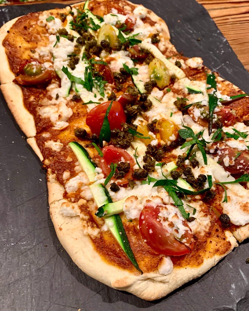 🐝 sting: tomato basil ragu, <a href="/bostromfarms/">Bostrom Farms</a> 🥓, @redjacketny 🍒, @shtayburnefarmcreamery smoked cheddar 🧀, &amp; house made hot honey 

🌞 garden veggie: smoky roasted red pepper purée, zucchini ribbons, cherry tomatoes, <a href="/jonesfamilyfarm/">Jones Family Farms</a> feta 🧀, &amp; fried capers