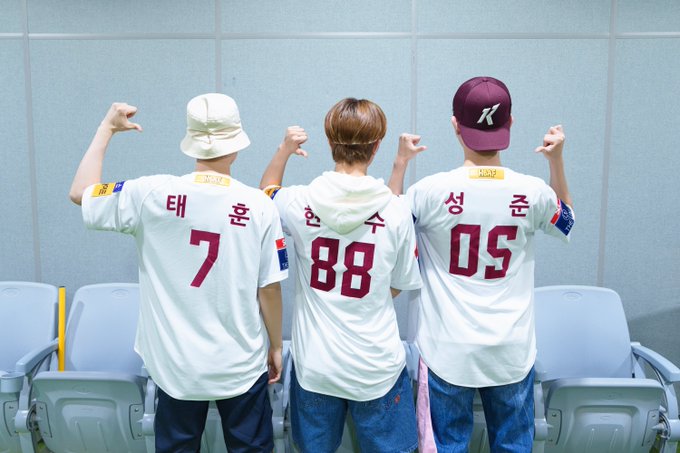 [TWITTER] 230706

🇲🇫 🇬🇧 Match des 'Kiwoom Heroes' | 230705

#TNX #PNATION #ChoiTaehun #TaeHun  #최태훈 
Cr: <a href="/TNX_Official/">TNX Official</a>