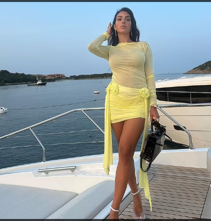 THEFUNCRUISE1's tweet photo. Georgina Rodríguez looked nothing short of sensational in a sheer yellow mini dress 

#GeorginaRodríguez #TheFunCruise https://t.co/fdsi9AOds9