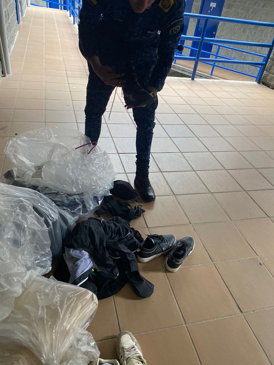 ASFECAB rechaza y denuncia los hechos sucedidos el día de ayer en el establecimiento de Pedregal y se solicita protección a los funcionarios provisionales CCV <a href="/DInpec/">Director General INPEC</a> <a href="/petrogustavo/">Gustavo Petro</a> <a href="/MinjusticiaCo/">MinJusticia Colombia</a> <a href="/MintrabajoCol/">MinTrabajo</a> <a href="/FranciaMarquezM/">Francia Márquez Mina</a>  <a href="/UTCinformaopina/">Confederación Sindical UTC 🇨🇴</a> <a href="/OITnoticias/">OIT</a> <a href="/JuanDiegoAlvira/">Juan Diego Alvira</a>