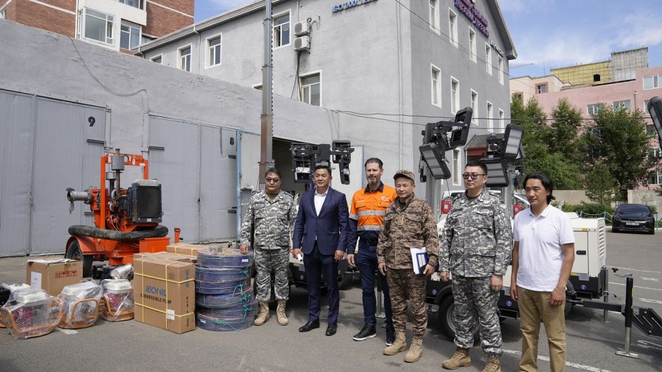 OTMongolia's tweet photo. Улаанбаатар хотод үүсээд буй үерийн нөхцөл байдалтай холбогдуулан @Obegnema -т нэн шаардлагатай байгаа зарим тоног төхөөрөмжийг хүлээлгэн өглөө.

Гамшгийн эрсдэлийг буур��улах, урьдчилан сэргийлэх, эрдэнэт хүний амь нас, эд хөрөнгө авран хамгаалахад талуудын хамтын ажиллагаа нэн чухал билээ.

Та бүхэн үерийн аюулаас урьдчилан сэргийлэхэд өөрөөс хамаарах бүх арга хэмжээг авч хэрэгжүүлэхийг уриалж байна.
***
This week, certain parts of Ulaanbaatar were deluged by the recent rainstorms, leaving major areas heavily damaged and in need of assistance.

In connection with this current situation, we are donating a number of urgently needed equipment over to the NEMA. Preventing the possible risks of disasters and protecting precious human lives and our belongings require the cooperation of all parties.

We urge you to take all possible measures and precautions in order to protect yourself and your loved ones.